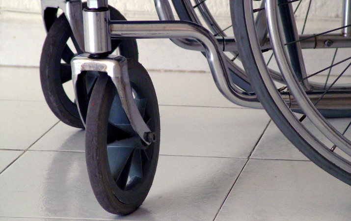 wheelchair 400867_2607crop