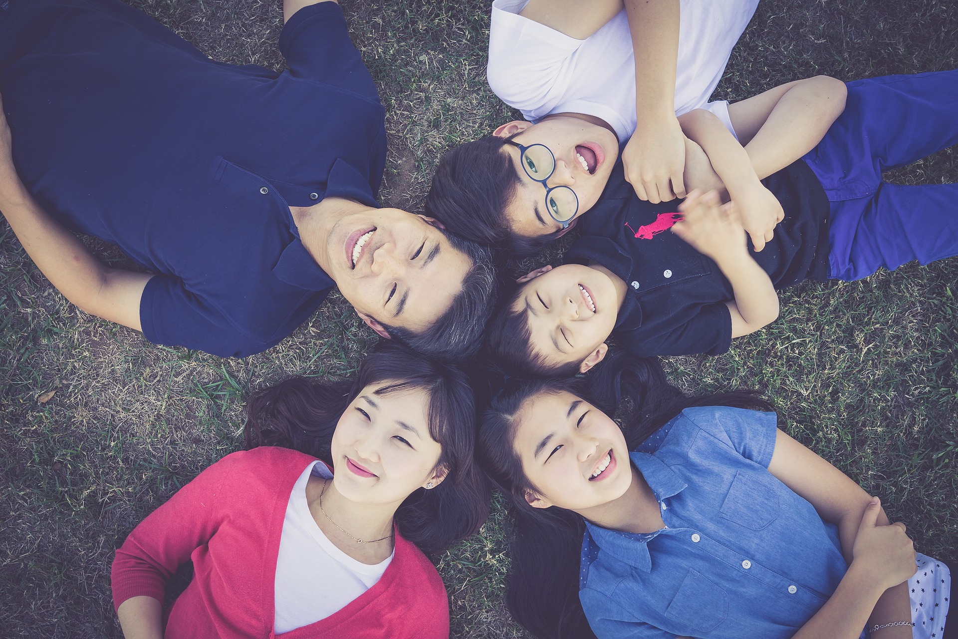 family-1599825_1920